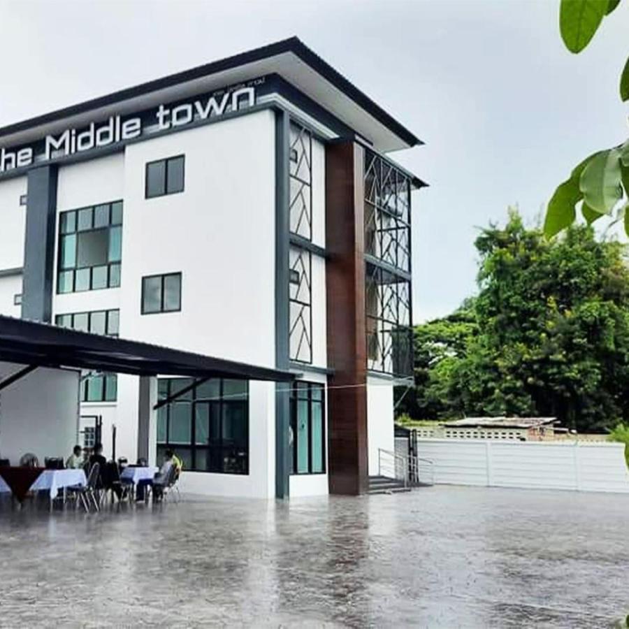 เดอะมิดเดิลทาวน์ Sha Hotel เชียงราย ภายนอก รูปภาพ