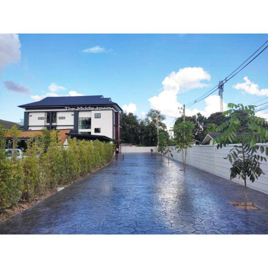 เดอะมิดเดิลทาวน์ Sha Hotel เชียงราย ภายนอก รูปภาพ